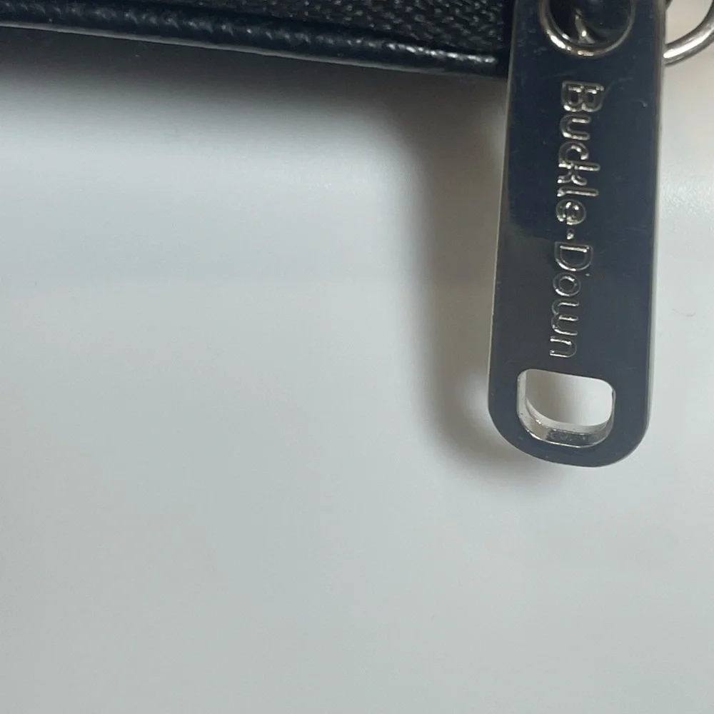 Buckle-Down elegant wallet